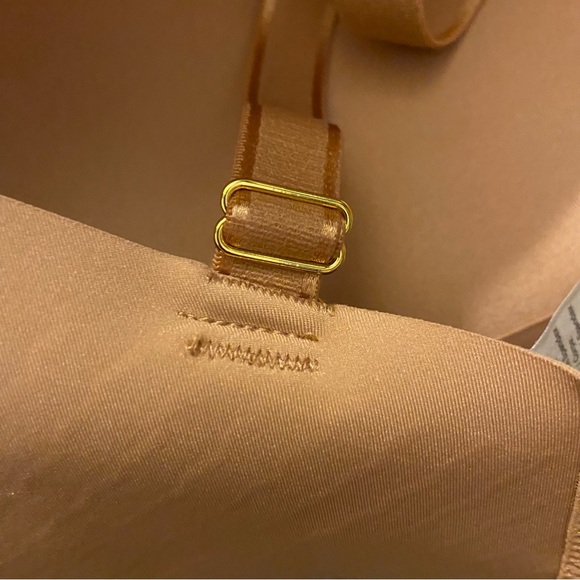 Knix Bra Women’s 6+ Tan Contour Plunging Neckline Molded Foam Cups Adjustable - Picture 5 of 7